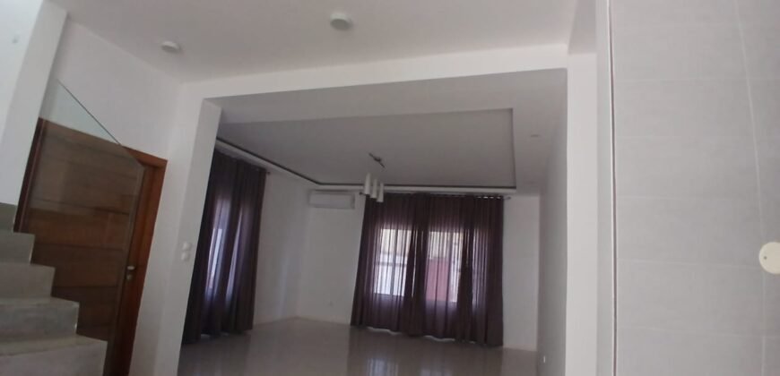 Moradia t4 – Triunfo