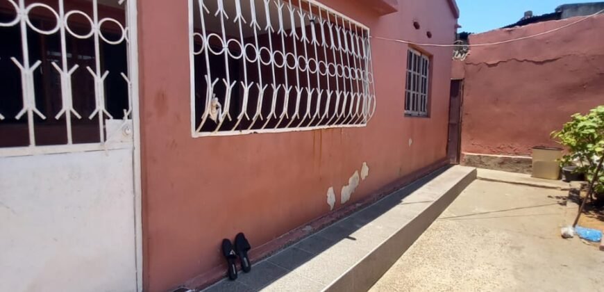 VENDE-SE SUPER CASA TIPO 3