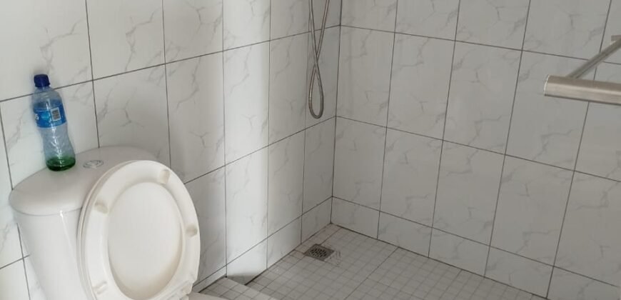 Arrenda se Luxuosa T1 Placas num Condomínio