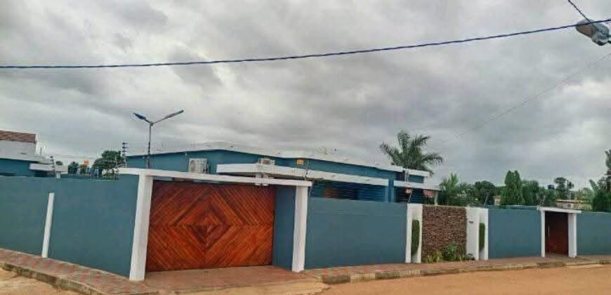 VENDE-SE MAGNÍFICA MORADIA TIPO-3