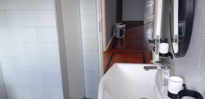 ARRENDA-SE LUXUOSA MORADIA T2 PLACA