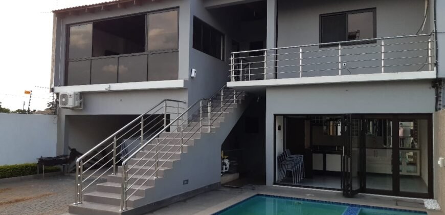 Vende-se Casa tipo R/c 1° andar