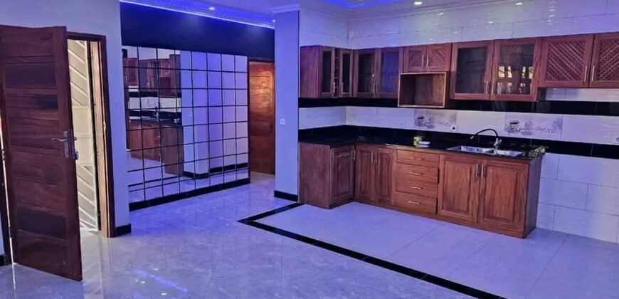 ARRENDA-SE LUXUOSA MORADIA T3