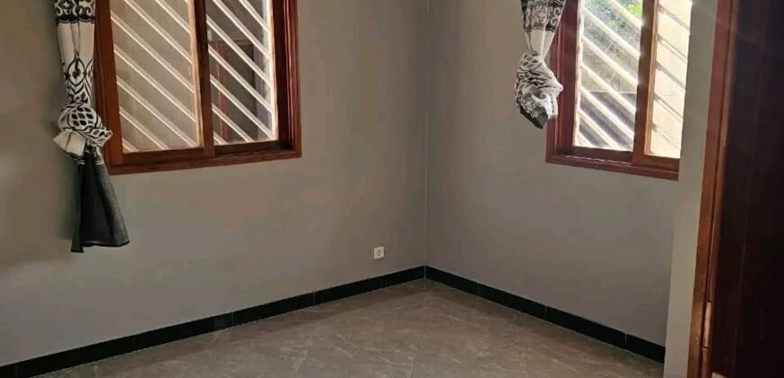 ARRENDA-SE LUXUOSA MORADIA T3