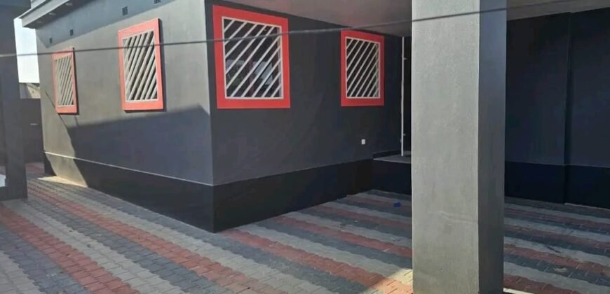 ARRENDA-SE LUXUOSA MORADIA T3