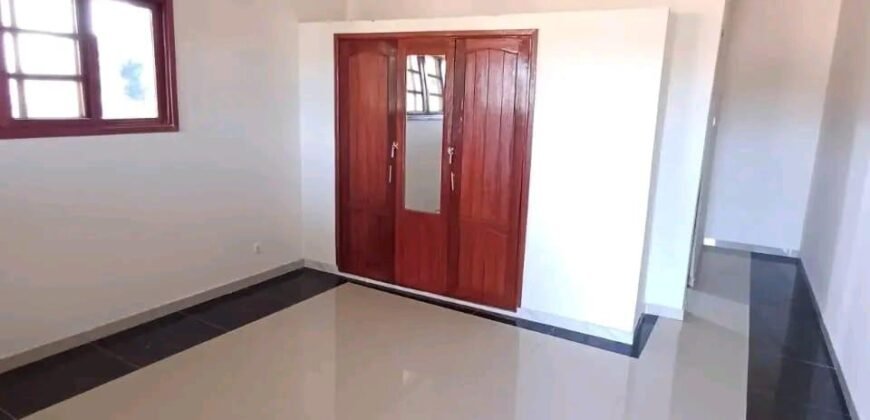 ARRENDA-SE LUXUOSA DUPLEX T4 NOVA