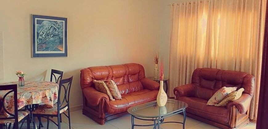 Vende-se casa T2 num condomínio