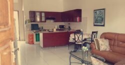 Vende-se casa T2 num condomínio